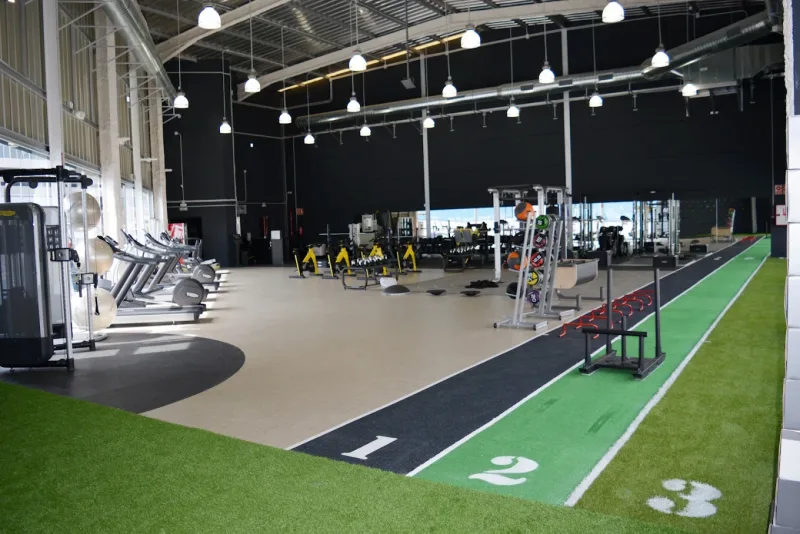 The training floor and indoor track at Health Space Tenerife