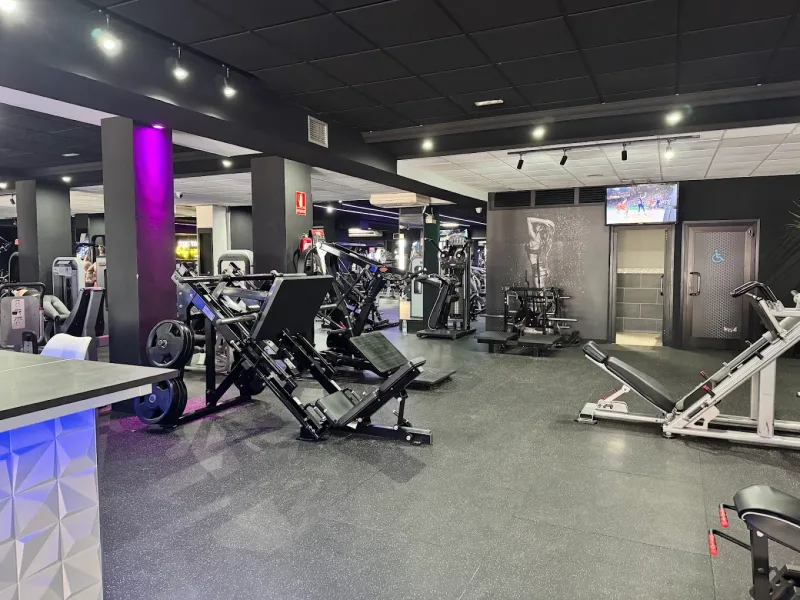 The strength training floor at Minimal Fitness Club in Arona, Tenerife